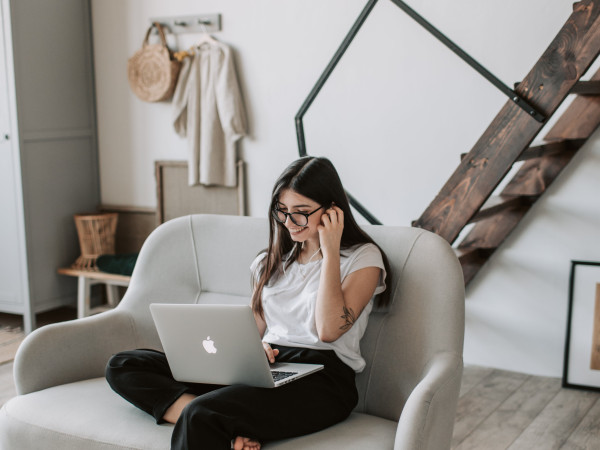 Video Interviews: 8 Benefits of Recruiting Using Video